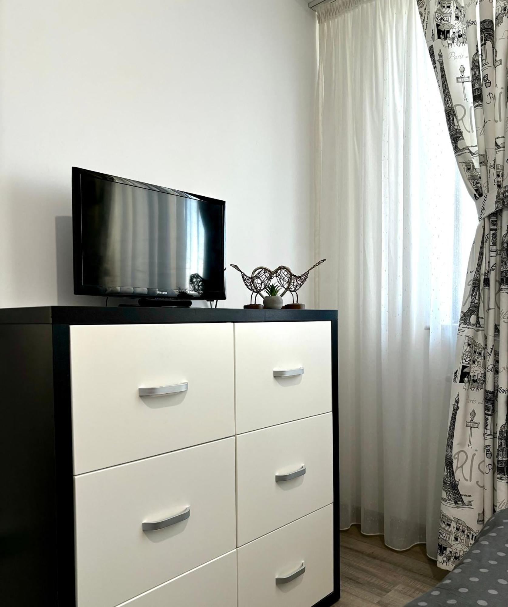Taste Of Iasi - Two Room Apartment - Central - Sunset Touch מראה חיצוני תמונה